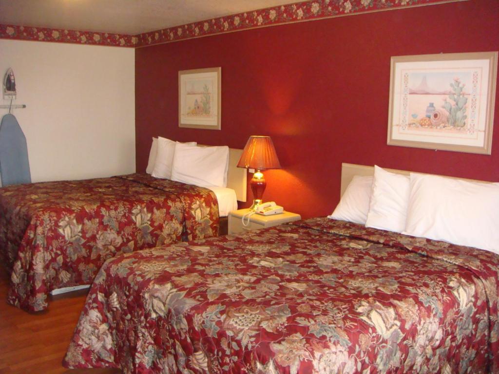 Eagle Pass Inn Room photo